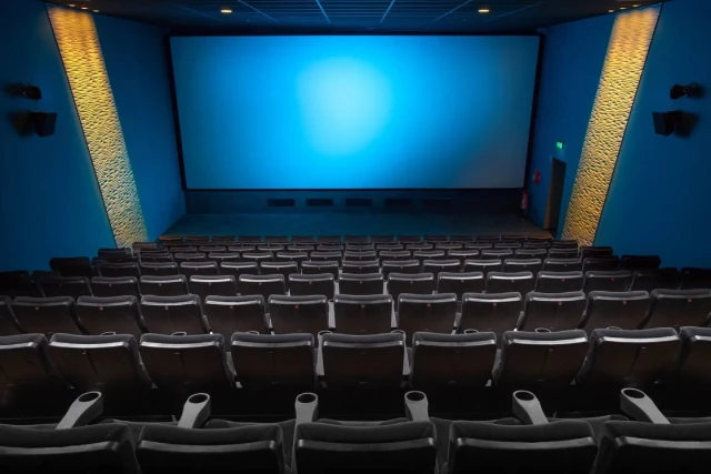 smotret_filmy_v_kino_stalo_dorozhe_v_kazakhstane-xsFTaYIZgH.webp