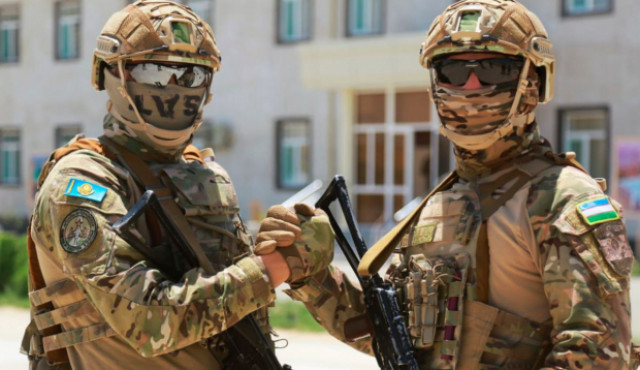 Armed forces of Kazakhstan, Uzbekistan conduct joint military exercises
