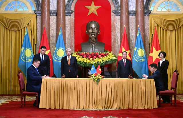 Мемлекет басшысы Вьетнам Президенті Во Ван Тхыонгпен келіссөз жүргізді
