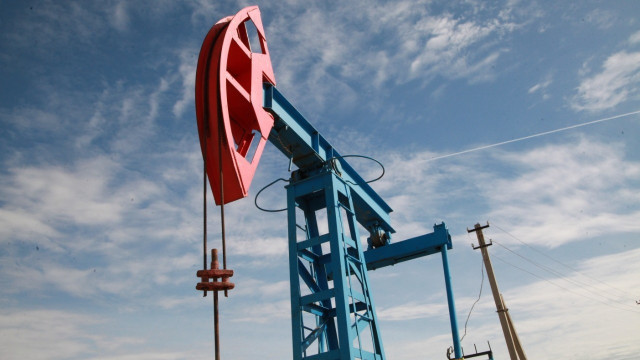 Казахстан добровольно сократит нефтедобычу еще на 82 тысячи баррелей в сутки