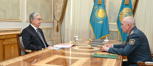 Президент Казахстана принял Министра Обороны