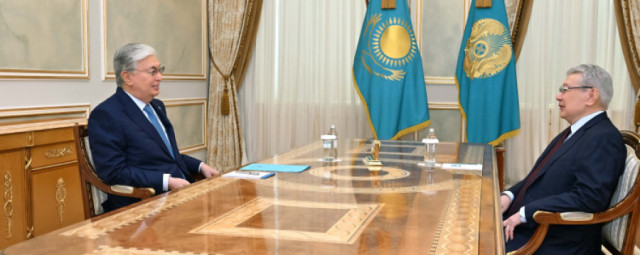 Президент Казахстана принял государственного деятеля И. Адырбекова