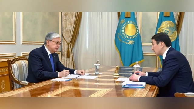К.Токаеву доложили о развитии экспортных маршрутов казахстанской нефти