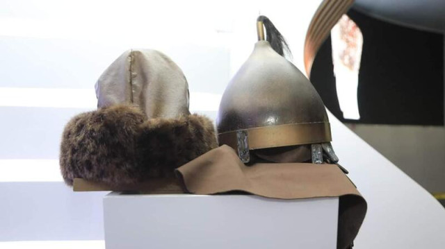 National headgear from various countries exhibited in Turkistan