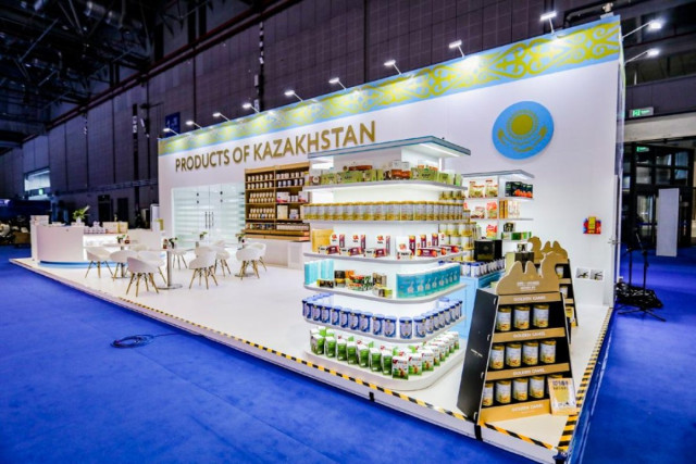 Казахстанские компании заключили договора на Международной импортной выставке в Шанхае