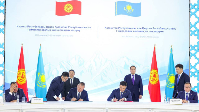 Казахстан и Кыргызстан подписали документы на 65 млн долларов
