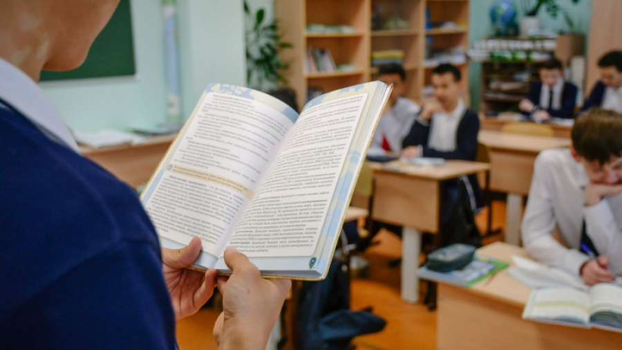 Почетную награду для учителей учредят в Казахстане