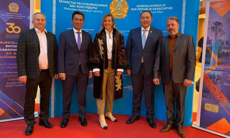 Фотовыставку о Казахстане открыли в Германии
