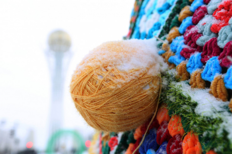 Knitted New Year tree established in Nur-Sultan