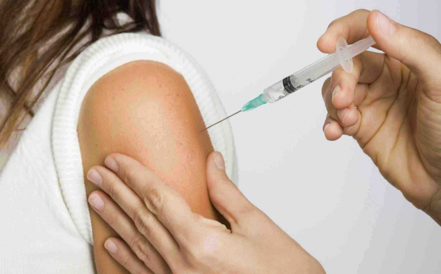 Специалисты рассказали о прививках, несовместимых с вакциной от коронавируса
