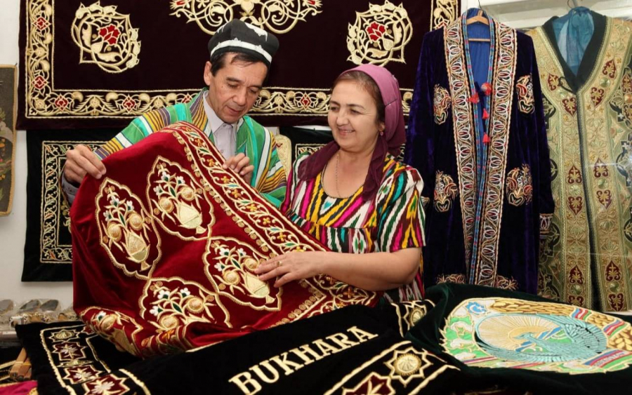 Kazakh artisans take part in International Gold Embroidery and Jewelry Festival