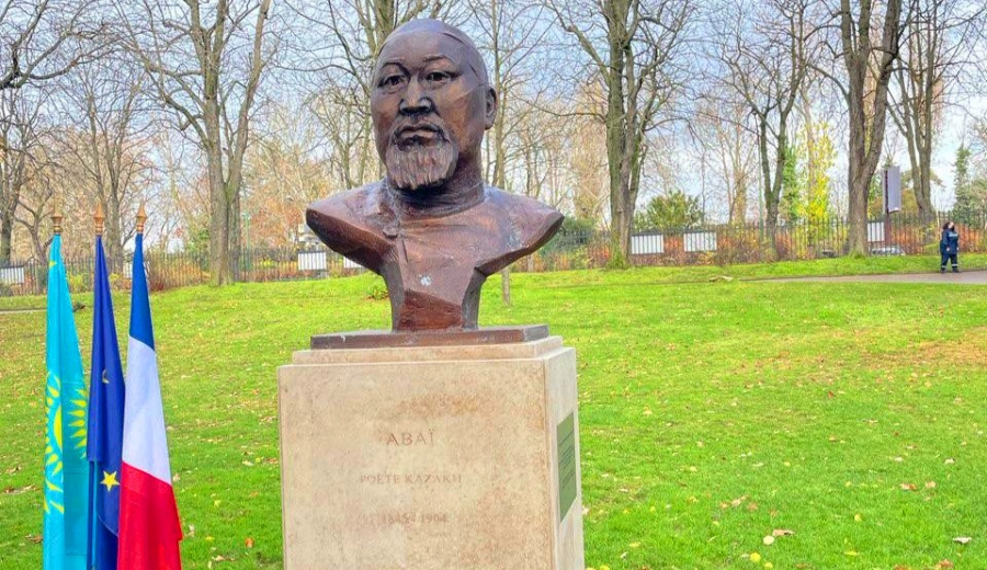 Abai’s bust unveiled in Paris