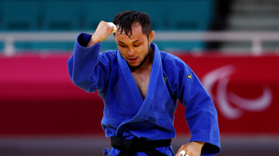 Дзюдоист Ануар Сариев выиграл серебро на Паралимпиаде-2020
