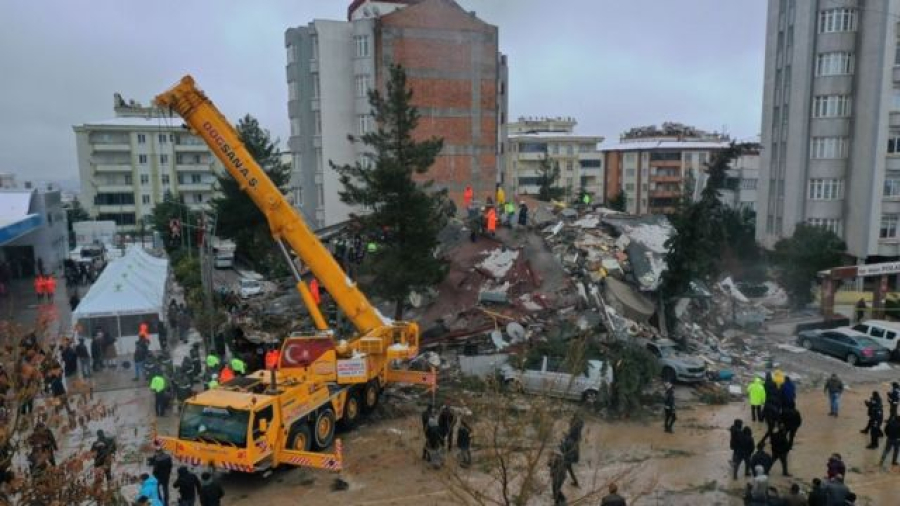 Казахстан направил гуманитарную помощь в турецкий город Газиантеп