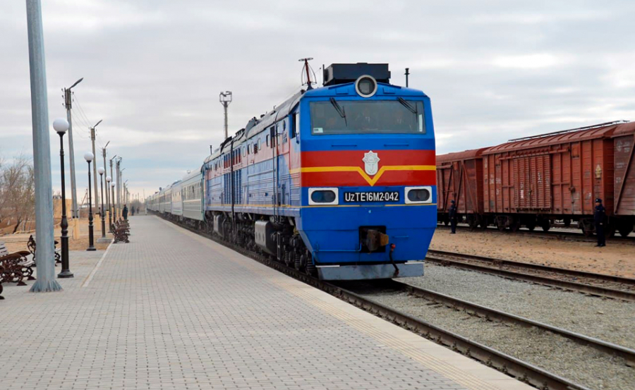 Автобусные и железнодорожные перевозки возобновляют в Казахстане и Узбекистане
