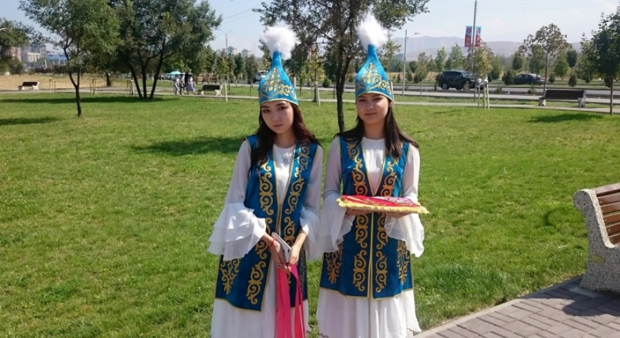 Аллею дружбы Казахстана и Кыргызстана открыли в Бишкеке