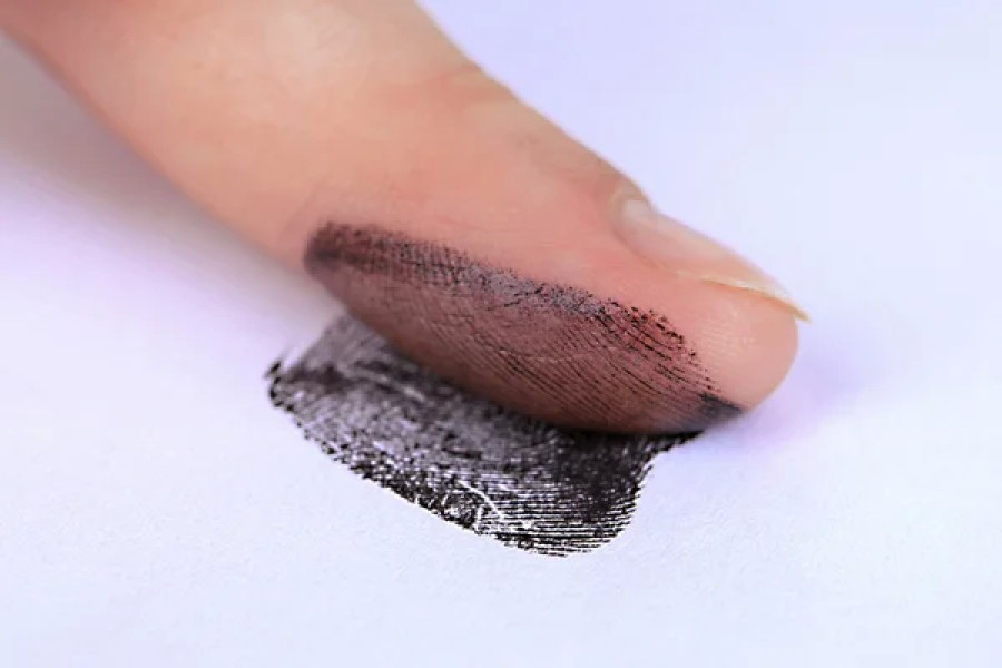Отпечатки пальцев внесут в личные документы казахстанцев