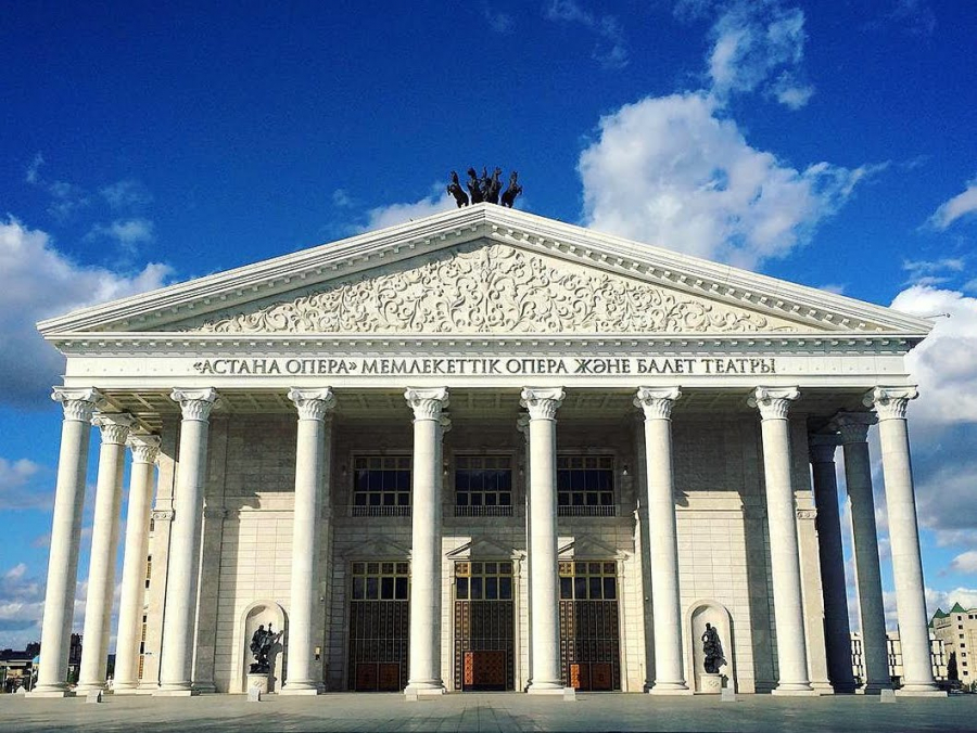 «Астана Опера» театры ачык аянтта өнөр тартуулайт