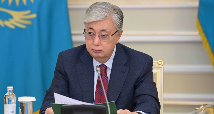 Kassym-Jomart Tokayev reviews annual report of Kazakhstan National Bank