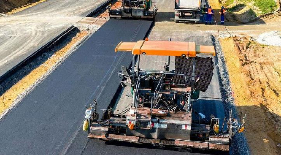 Kazakhstan to reconstruct majority of roads by end of year