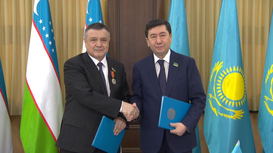 Казакстан менен Өзбекстан парламент аралык кызматташтык кеңешин түзөт