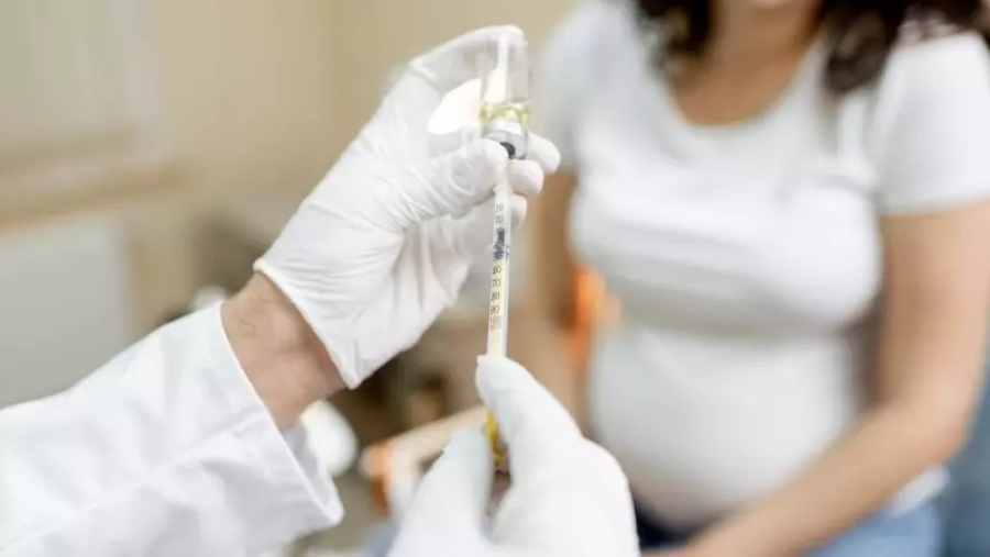 Вакцина жүкті әйелдерде аурудың асқынуына жол бермейді – ғалымдар