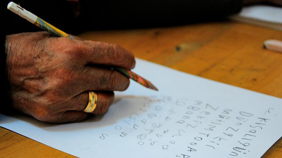 ЮНЕСКО: әлем халқының 10 проценті әріп танымайды